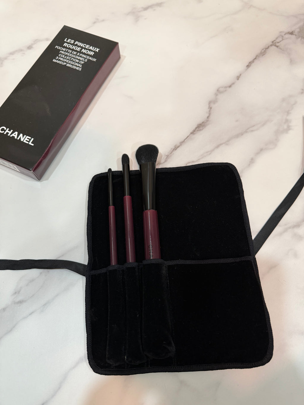 CC Les Pinceaux Rouge Noir – 3-Piece Makeup Brush Set