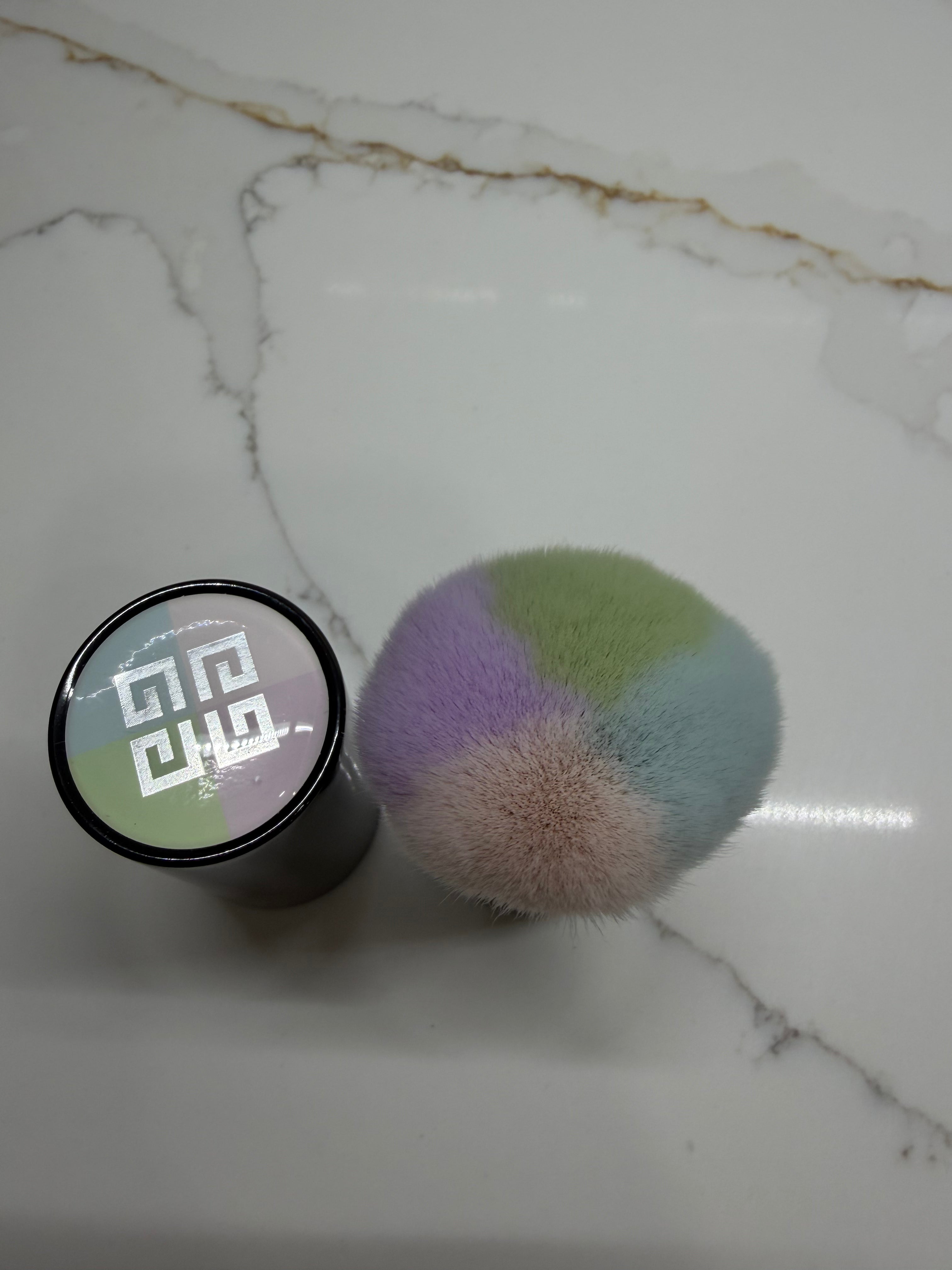 Givenchy Prisme Libre On-The-Go Brush